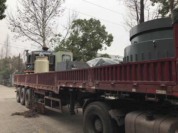 （老客戶(hù)）鵝卵石破碎一臺(tái)雙金圓錐破碎機(jī)搞定，湖南益陽(yáng)200噸