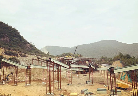 雙金機(jī)械廣東客戶(hù)時(shí)產(chǎn)1000噸花崗巖破碎生產(chǎn)線(xiàn)開(kāi)機(jī)投產(chǎn)